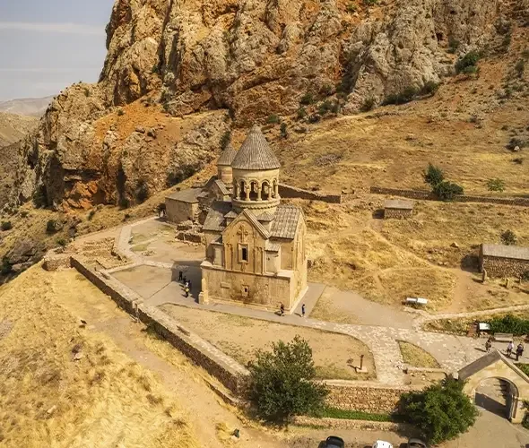 Նորավանք, Տաթևի վանք, «ՏաԹևեր» ճոպանուղի, Շաքիի ջրվեժ, Արենի գինու գործարան