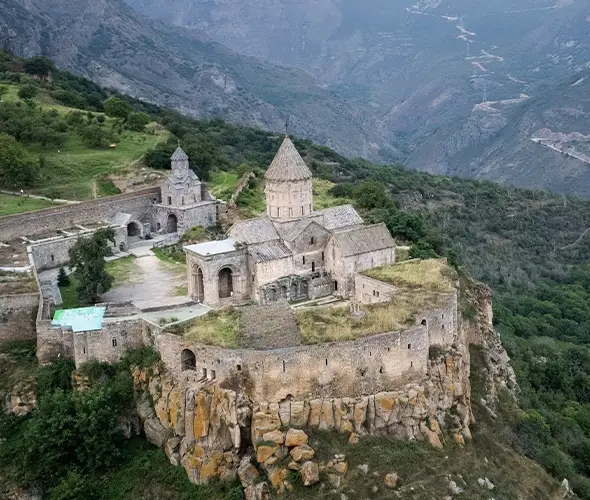 Տաթևի վանք, «Տաթևեր» ճոպանուղի, Շաքիի ջրվեժ, Արենի